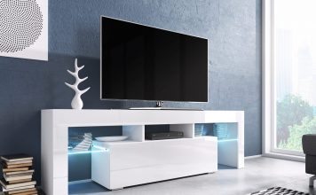 Cum să transformi un living mic într-o sală confortabilă de cinema?