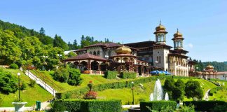 Braşovenii redescoperă Slănic Moldova, staţiunea turistică de renume naţional Braşovenii redescoperă Slănic Moldova, staţiunea turistică de renume naţional
