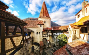 Top 5 Destinații Spectaculoase în Apropiere de Brașov – Ghid Turistic Top 5 Destinații Spectaculoase în Apropiere de Brașov - Ghid Turistic