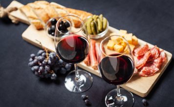 Cum să faci combinări reușite intre vinul rosu și mâncare? 3 sfaturi esențiale Cum să faci combinări reușite intre vinul rosu și mâncare? 3 sfaturi esențiale