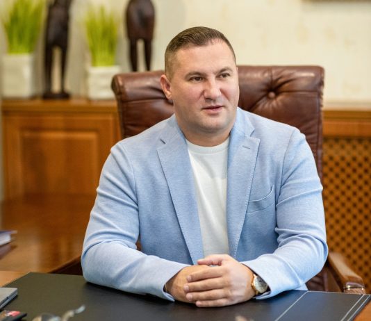 Sorin Doroftei, cofondatorul Fundației DMS: ”Sportul te învăță să crezi în tine și să îți depășești limitele” Sorin Doroftei, cofondatorul Fundației DMS: ”Sportul te învăță să crezi în tine și să îți depășești limitele”