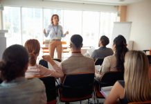 De ce merită să urmezi un curs de formare profesională ca adult De ce merită să urmezi un curs de formare profesională ca adult