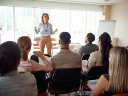 De ce merită să urmezi un curs de formare profesională ca adult De ce merită să urmezi un curs de formare profesională ca adult