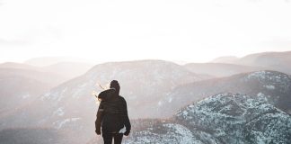 Cum să îți protejezi sănătatea iarna și să te bucuri de momente speciale la munte Cum să îți protejezi sănătatea iarna și să te bucuri de momente speciale la munte