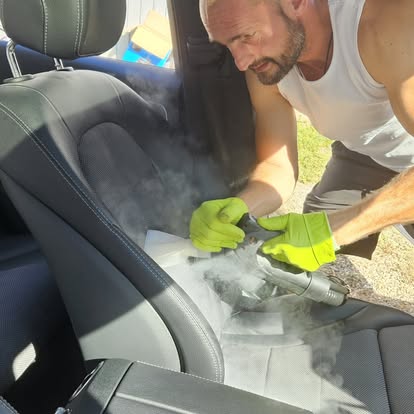 Spălătorie tapițerie auto Oradea pentru mașini cu copii și animale